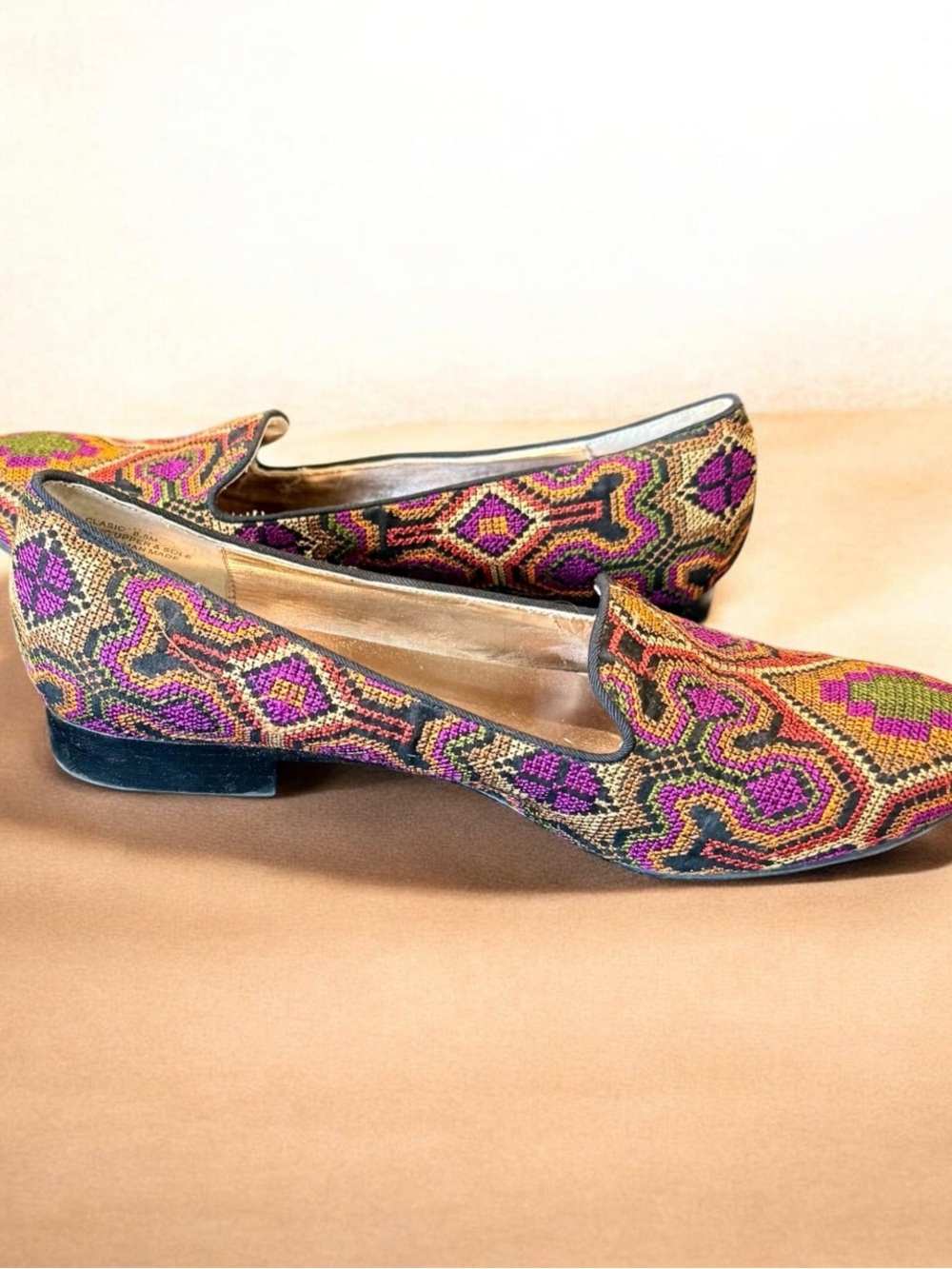 Steve Madden Multicolor Geometric Embroidered Kilim Motif Flats Women’s 8.5 - Picture 2 of 8
